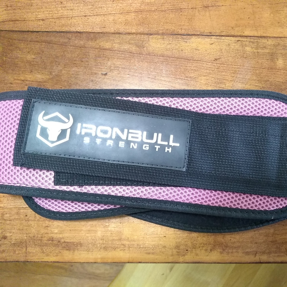 Iron Bull weight lifting belt size XXL pink